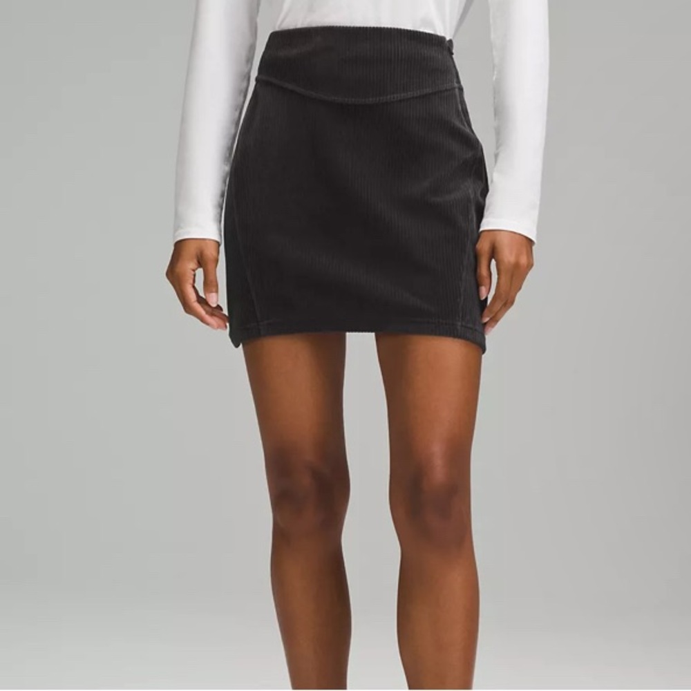 Lululemon Scuba Mid-Rise Mini Skirt *velvet cord